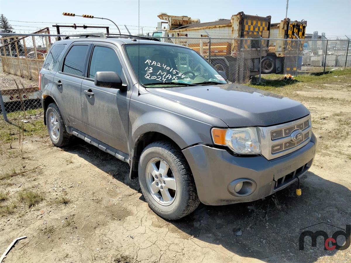 SALVAGE UNIT: 2010 Ford Escape SUV (Grey)